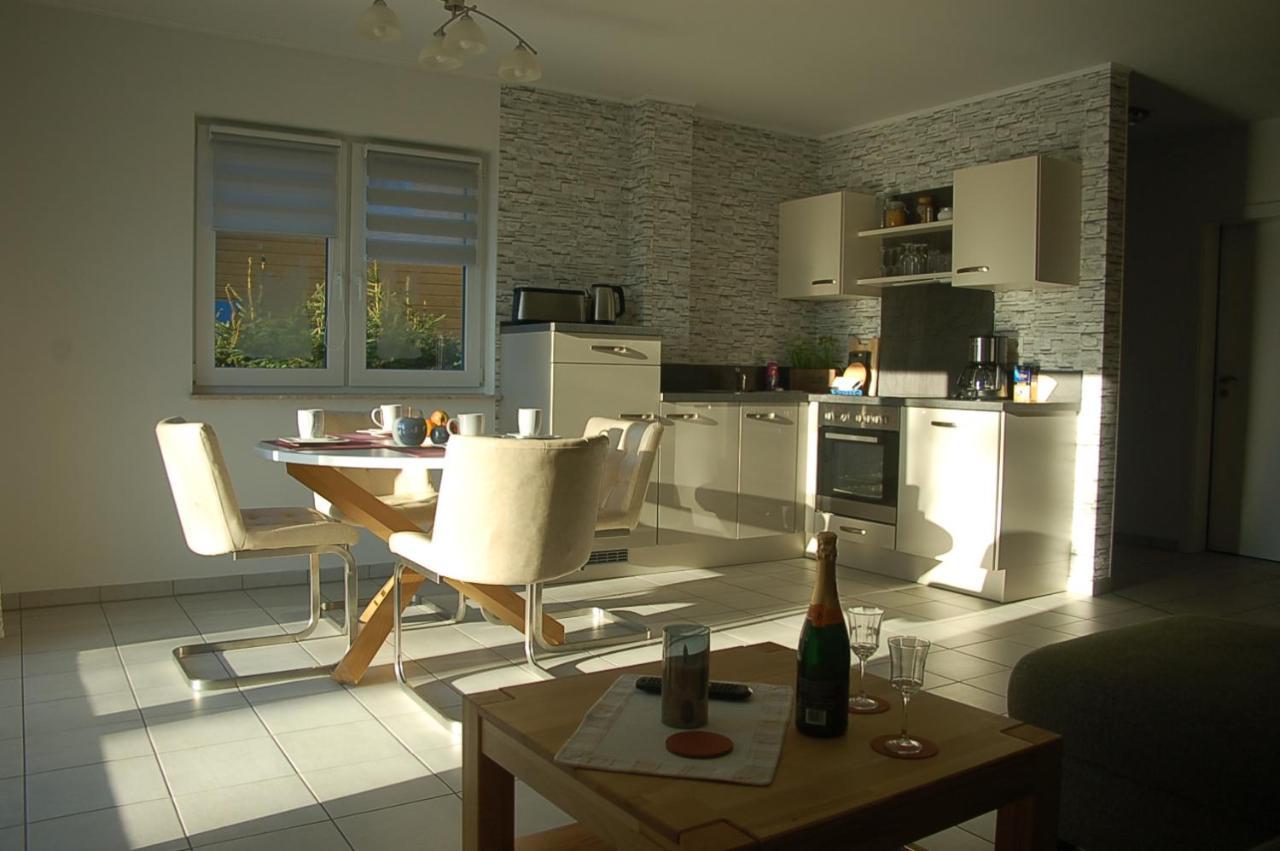 Behagliches Ferienhaus Zaunkoenig -Mit Kamin Und Sauna 탠 외부 사진